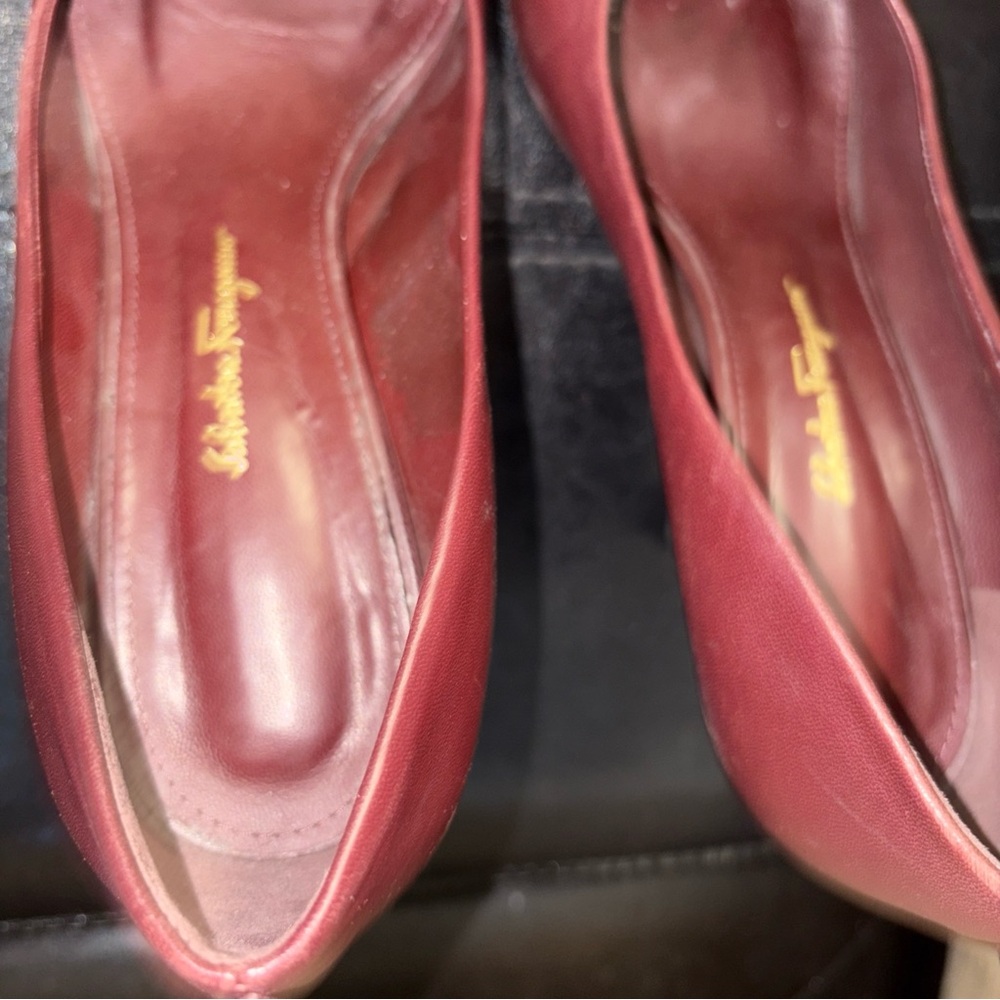 Ferragamo Judy Leather Pump Women's. Size # 7 - Picture 6 of 15
